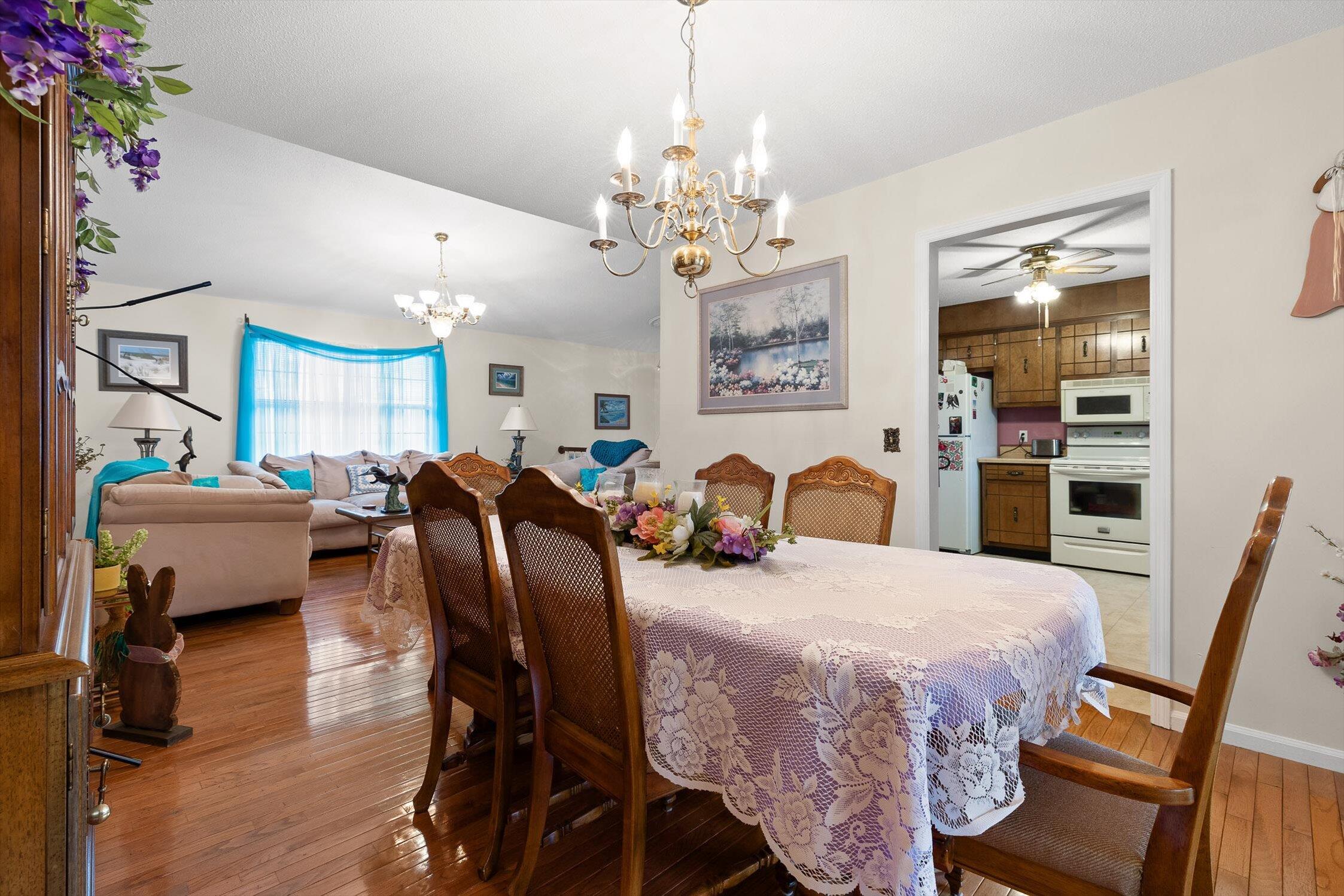 Ringgold, Georgia 30736, United States, 3 Bedrooms Bedrooms, ,2 BathroomsBathrooms,Residential,Active,238352