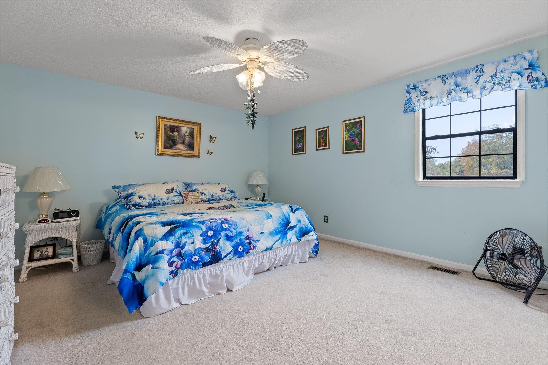 Ringgold, Georgia 30736, United States, 3 Bedrooms Bedrooms, ,2 BathroomsBathrooms,Residential,Active,238352