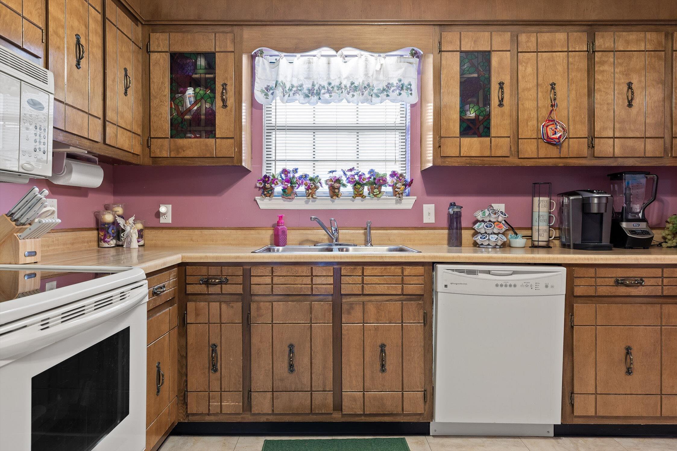 Ringgold, Georgia 30736, United States, 3 Bedrooms Bedrooms, ,2 BathroomsBathrooms,Residential,Active,238352