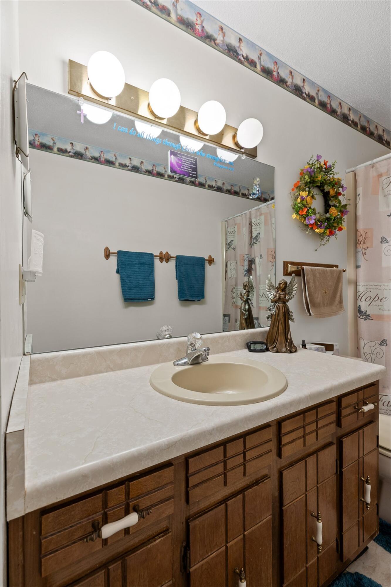 Ringgold, Georgia 30736, United States, 3 Bedrooms Bedrooms, ,2 BathroomsBathrooms,Residential,Active,238352