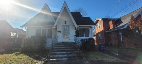 Photo of 2512 E 04th Street, Chattanooga, TN 37404 (MLS # 1525855) Photo of 2512 E 04th Street, Chattanooga, TN 37404 (MLS # 1525855)