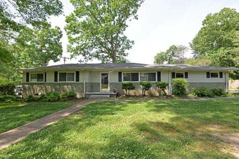 Photo of 2531 Avalon Circle, Chattanooga, TN 37415 (MLS # 1525110)