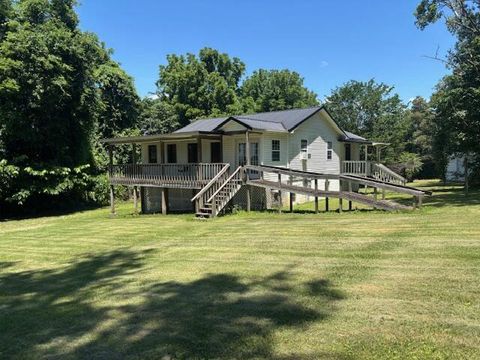 Homes For Sale - 194 Patton Road<br/> Pikeville, TN 37367