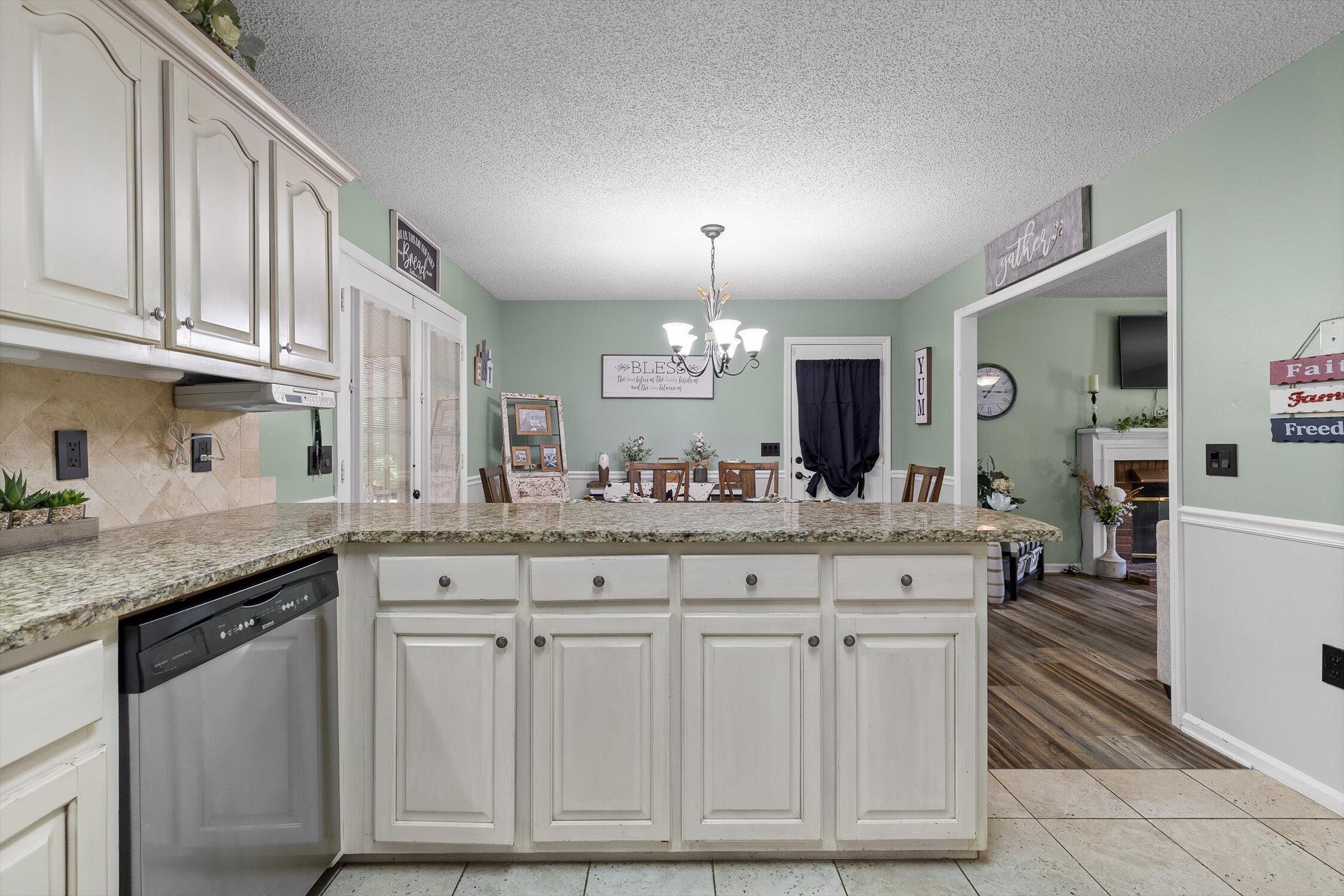 Dalton, Georgia 30721, United States, 3 Bedrooms Bedrooms, ,3 BathroomsBathrooms,Residential,Active,171505