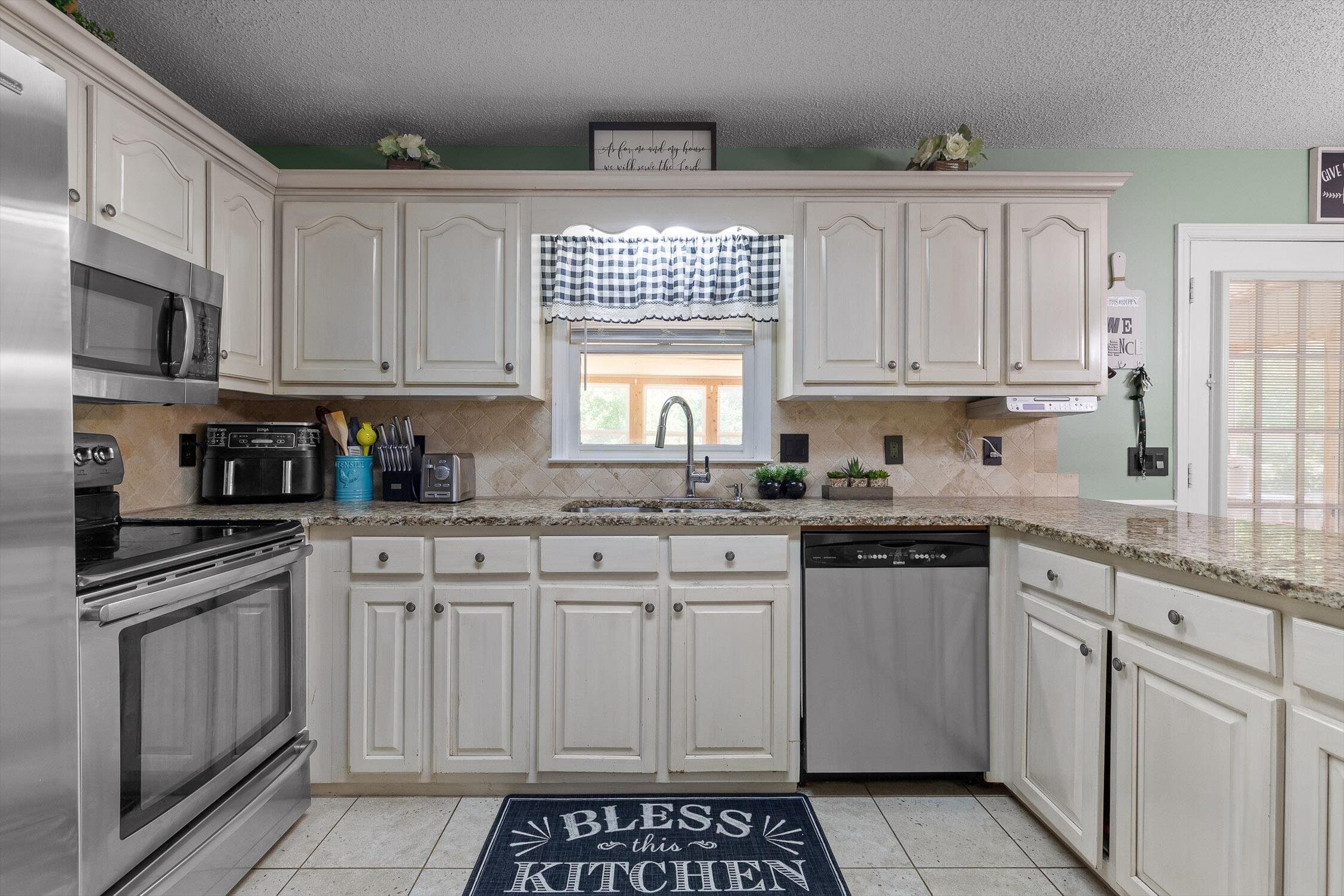 Dalton, Georgia 30721, United States, 3 Bedrooms Bedrooms, ,3 BathroomsBathrooms,Residential,Active,171505