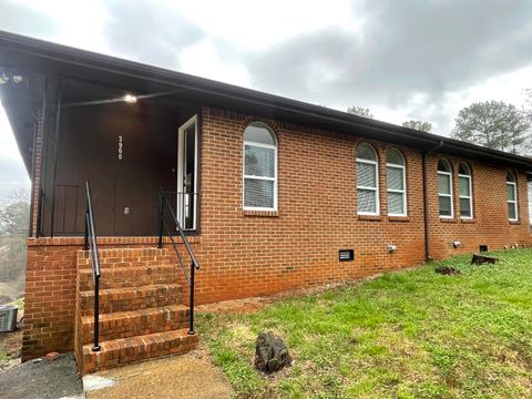 Photo of 3960 Arbor Place Lane, Chattanooga, TN 37416 (MLS # 1529288)