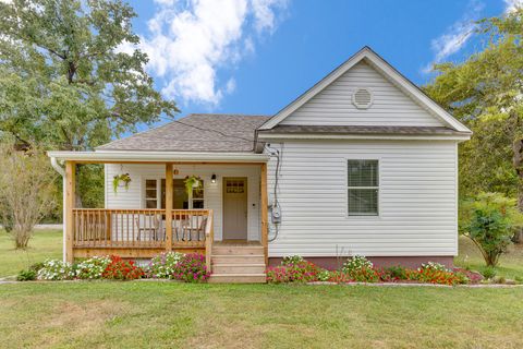 406 E 16th Street Chickamauga GA 30707