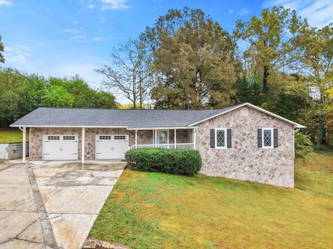 Photo of 2228 Lakesite Drive, Soddy Daisy, TN 37379 (MLS # 1523177)