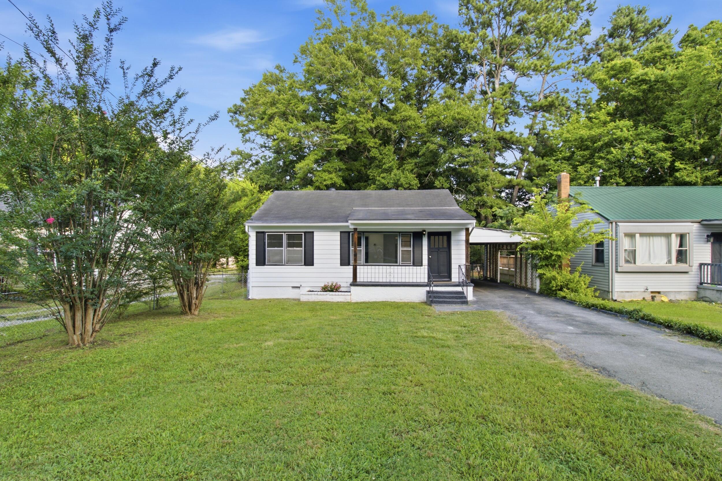 Photo 1 of 18 — 606 S Moore Road, Chattanooga, TN 37412