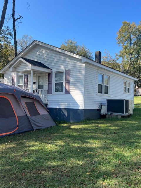 Photo of 306 Walnut Avenue, South Pittsburg, TN 37380 (MLS # 1503004)