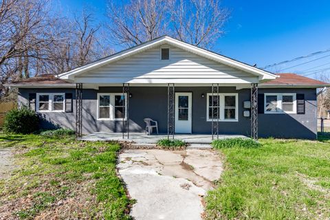 Photo of 1663 Keeble Street, Chattanooga, TN 37412 (MLS # 1526755)