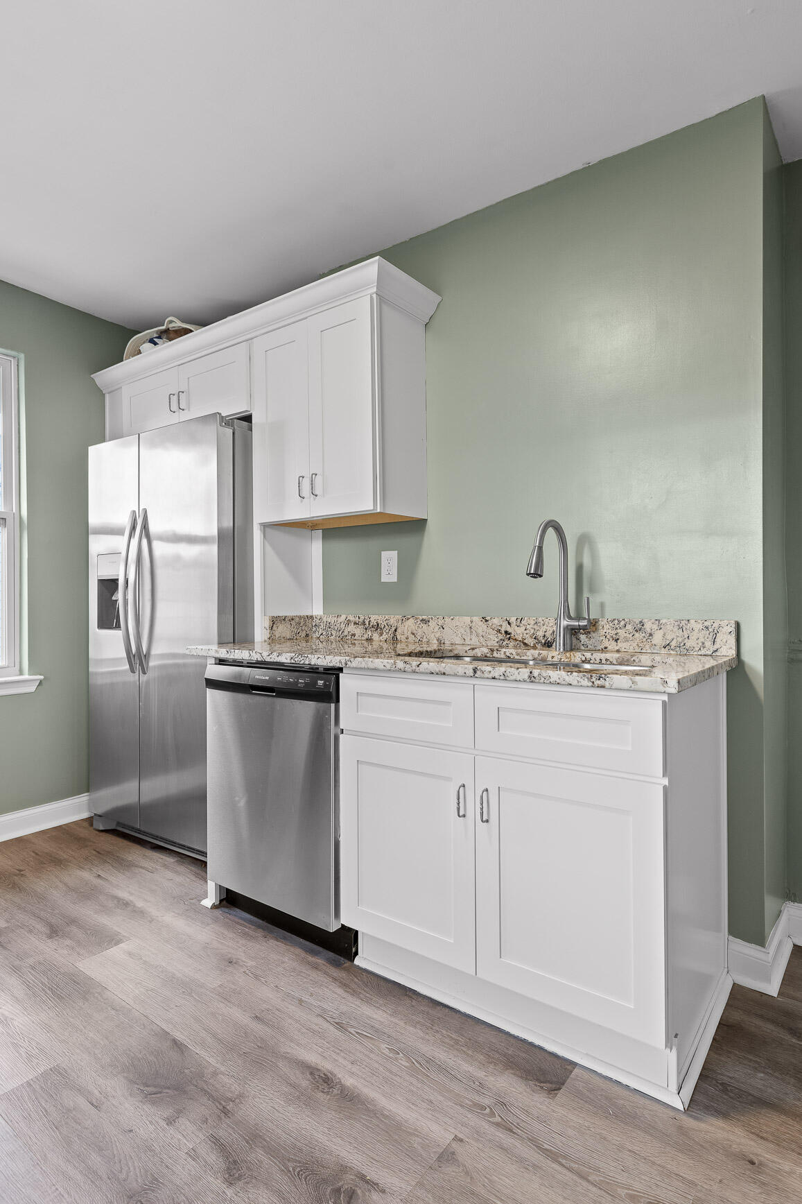 Chattanooga, Tennessee 37406, United States, 2 Bedrooms Bedrooms, ,1 BathroomBathrooms,Residential,Active,4400