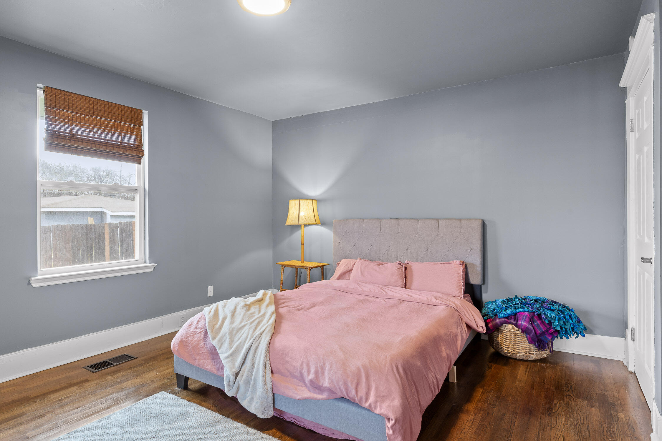 Chattanooga, Tennessee 37406, United States, 2 Bedrooms Bedrooms, ,1 BathroomBathrooms,Residential,Active,4400