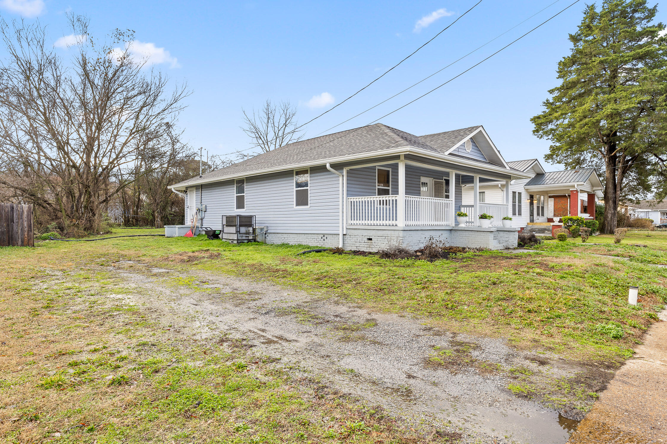 Chattanooga, Tennessee 37406, United States, 2 Bedrooms Bedrooms, ,1 BathroomBathrooms,Residential,Active,4400