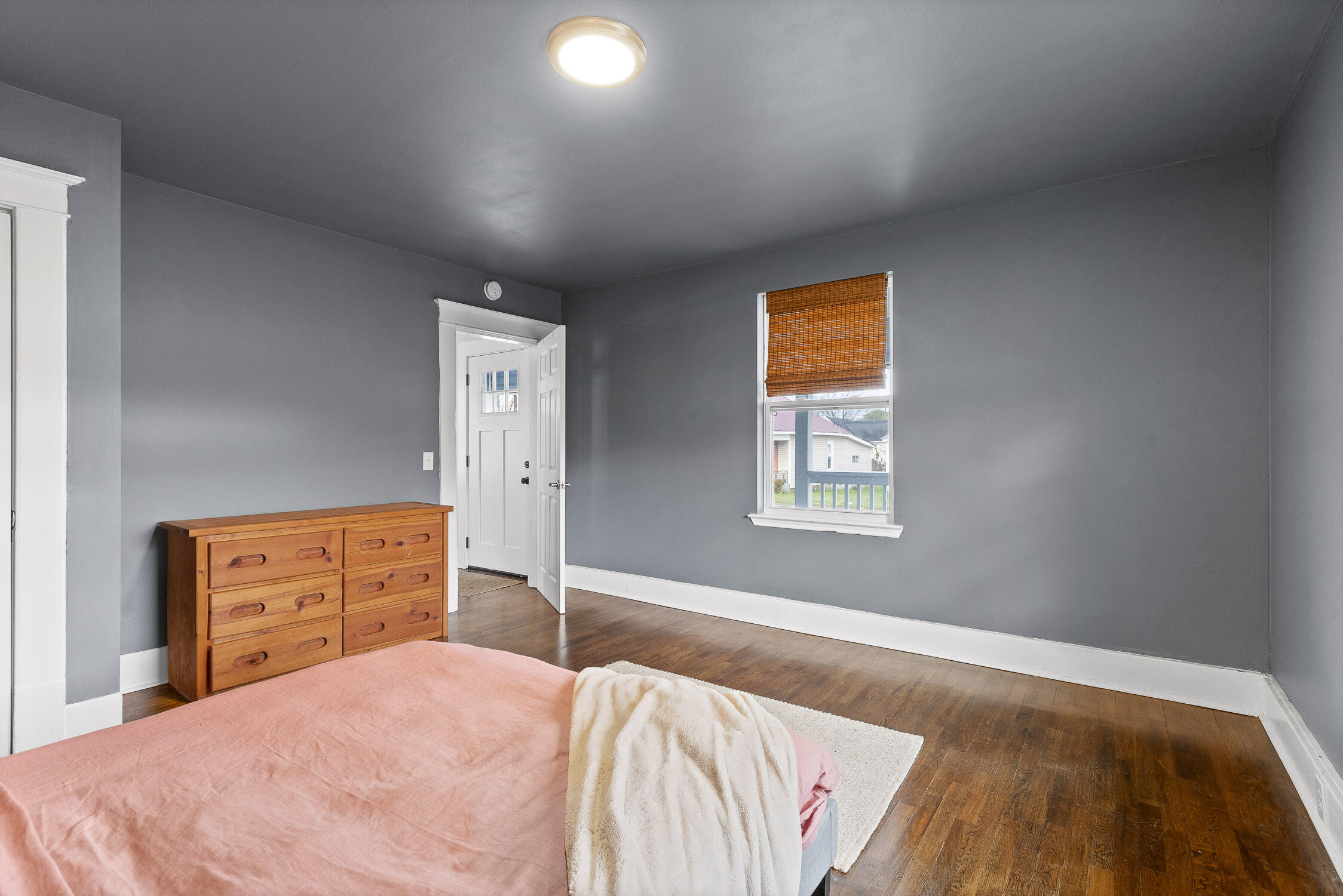 Chattanooga, Tennessee 37406, United States, 2 Bedrooms Bedrooms, ,1 BathroomBathrooms,Residential,Active,4400