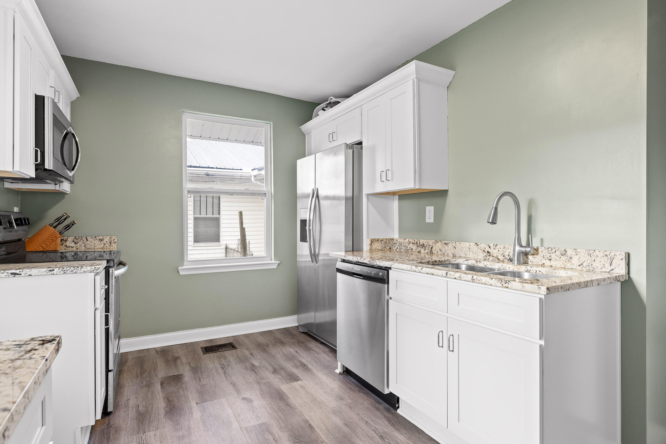 Chattanooga, Tennessee 37406, United States, 2 Bedrooms Bedrooms, ,1 BathroomBathrooms,Residential,Active,4400