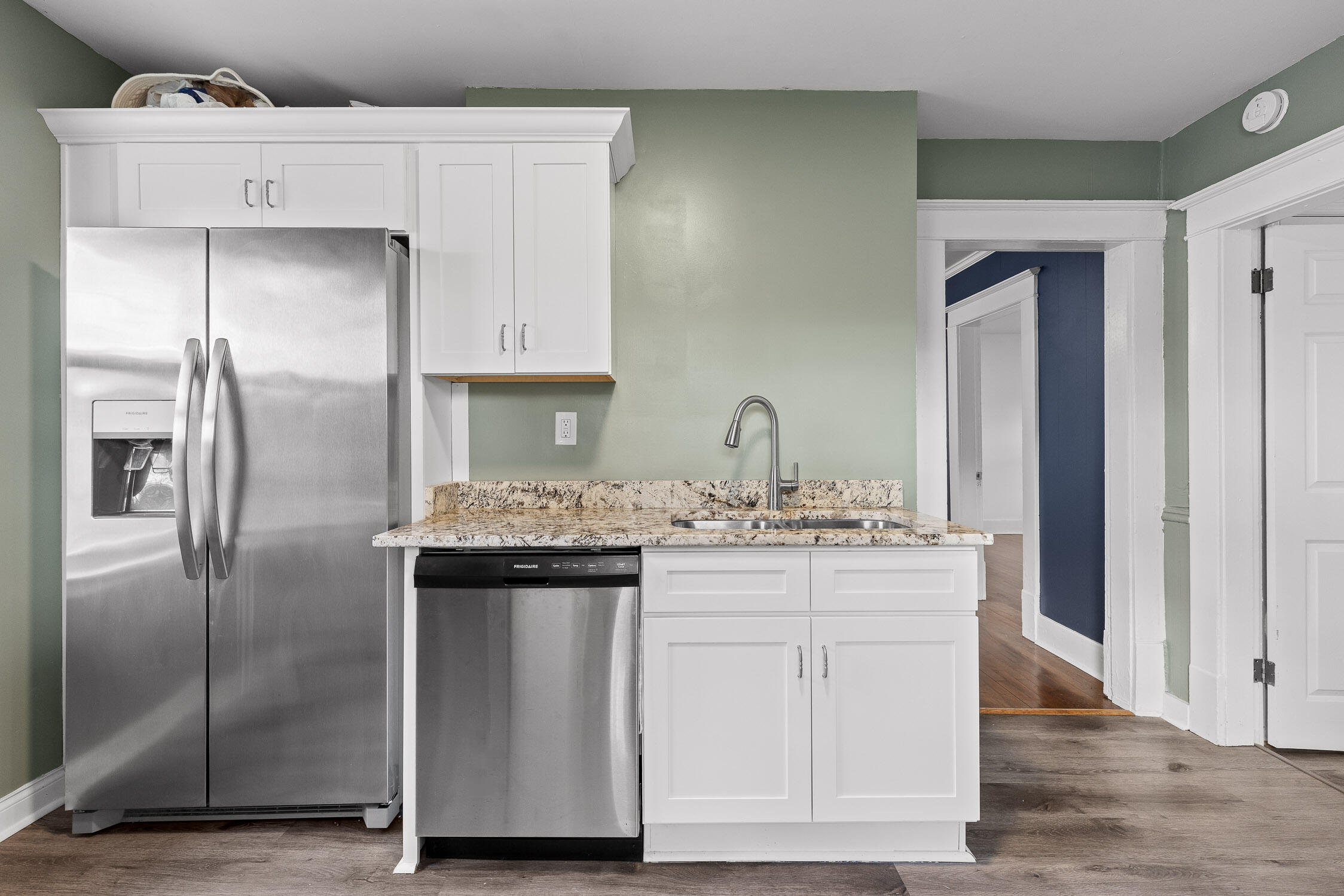 Chattanooga, Tennessee 37406, United States, 2 Bedrooms Bedrooms, ,1 BathroomBathrooms,Residential,Active,4400