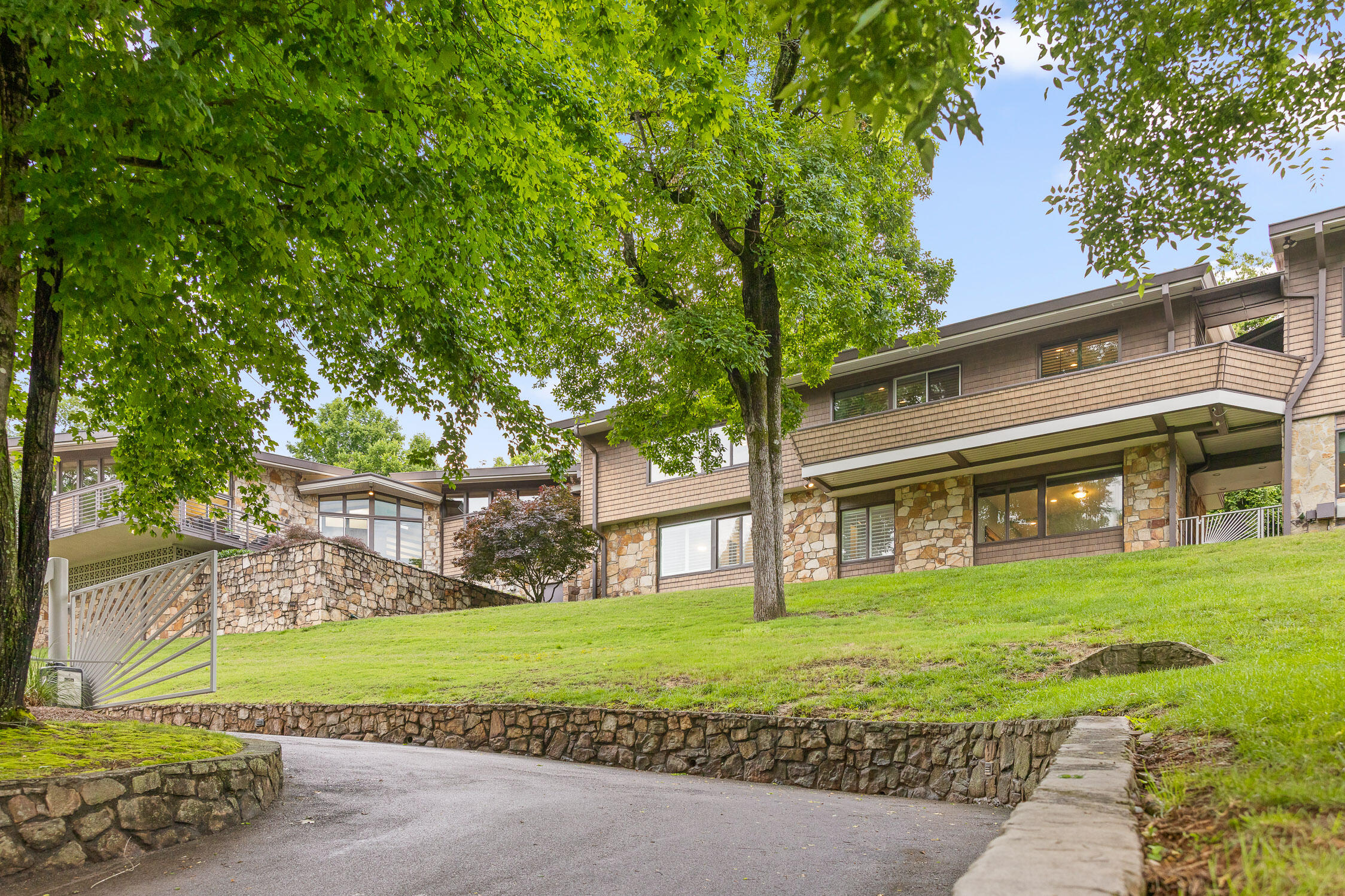 702 S Crest Road, Chattanooga, Tennessee image 5
