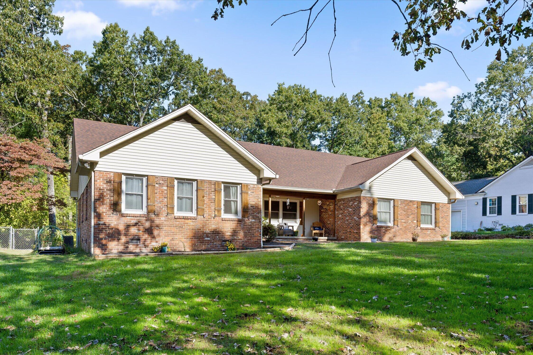 1008 Crown Point Road W
