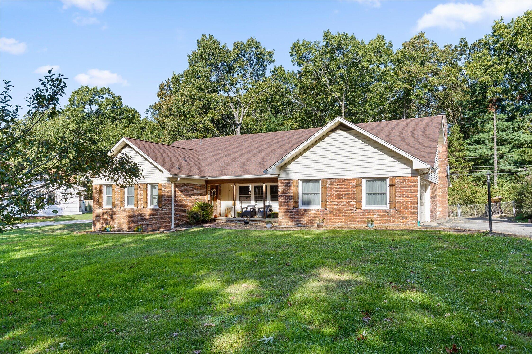 1008 Crown Point Road W