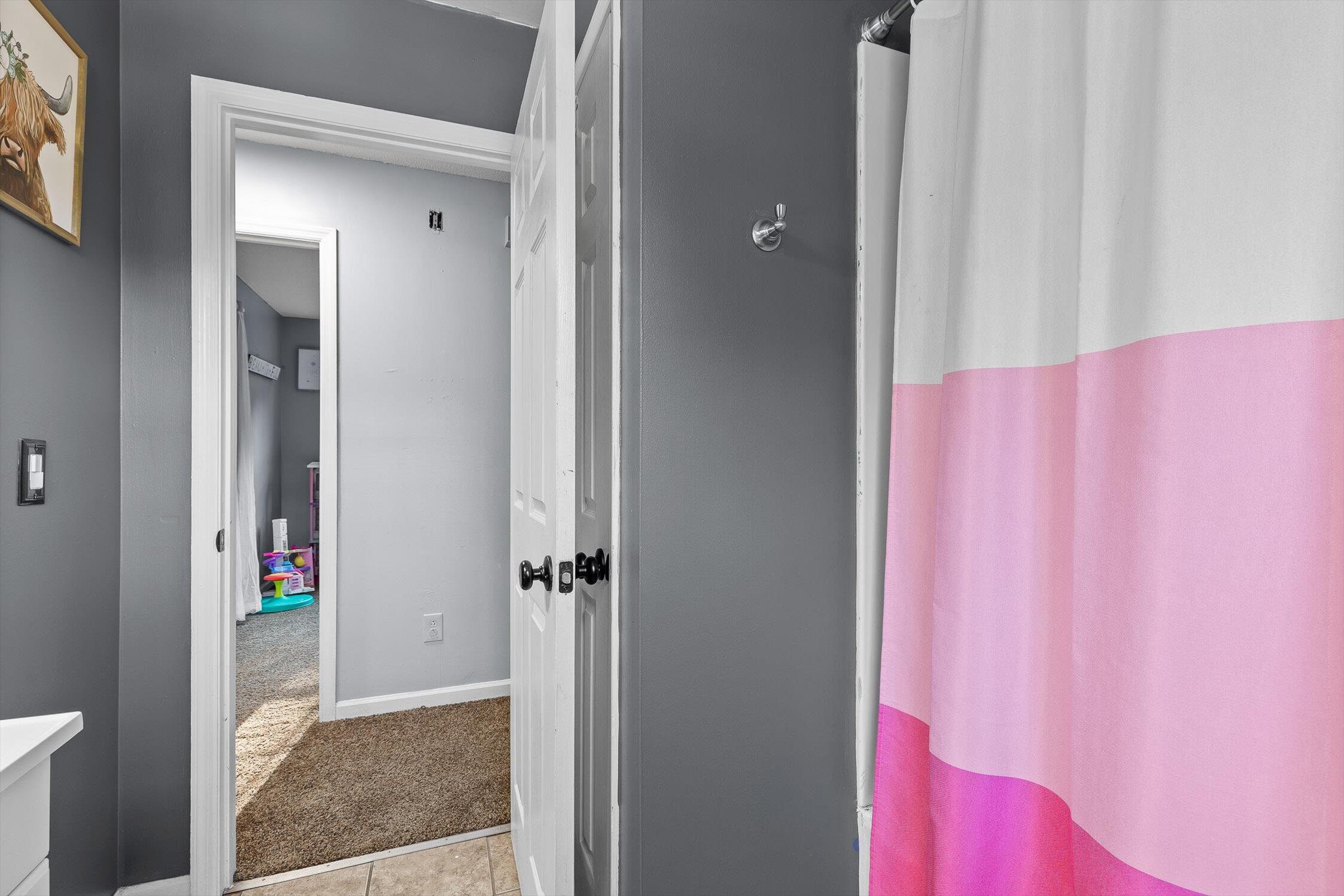 Ringgold, Georgia 30736, United States, 4 Bedrooms Bedrooms, ,2 BathroomsBathrooms,Residential,Active,202792