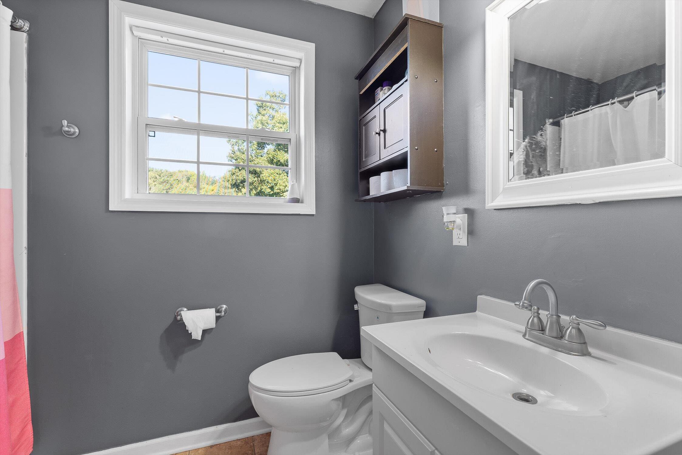 Ringgold, Georgia 30736, United States, 4 Bedrooms Bedrooms, ,2 BathroomsBathrooms,Residential,Active,202792