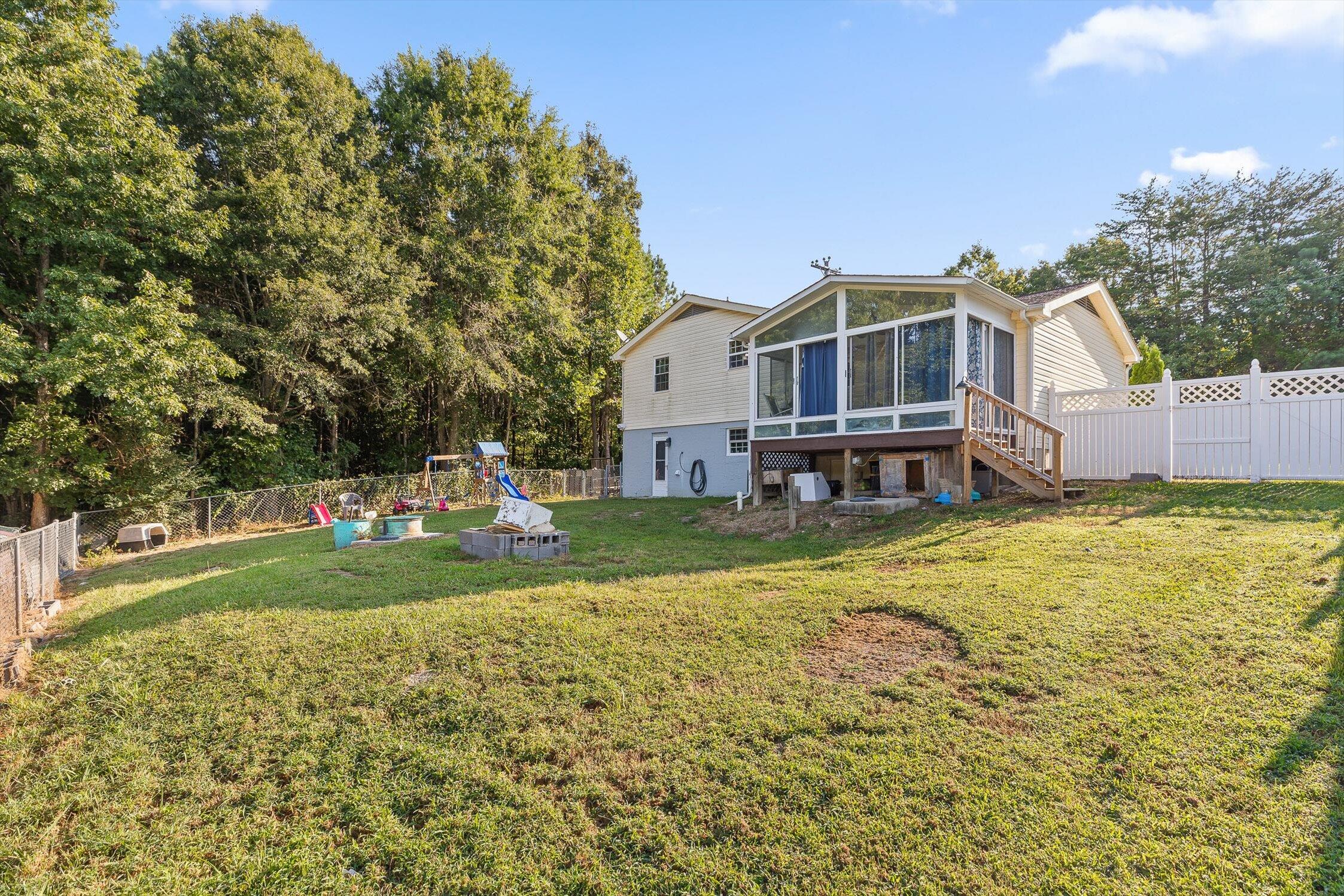 Ringgold, Georgia 30736, United States, 4 Bedrooms Bedrooms, ,2 BathroomsBathrooms,Residential,Active,202792