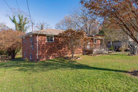Photo of 2804 Taft Highway, Signal Mountain, TN 37377 (MLS # 1524017)