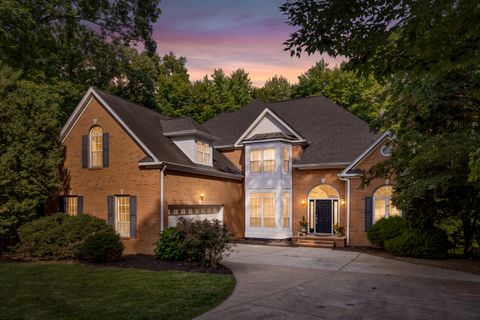 Photo of 2305 Covington Cove Lane, Signal Mountain, TN 37377 (MLS # 1536278)