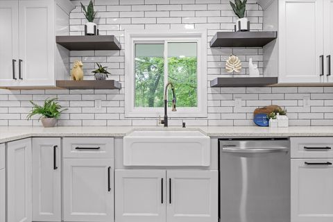 Tiny photo for 2605 Avalon Hill, Chattanooga, TN 37415 (MLS # 1527522)