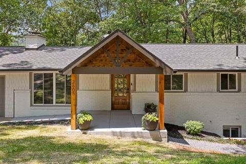 Tiny photo for 2605 Avalon Hill, Chattanooga, TN 37415 (MLS # 1527522)