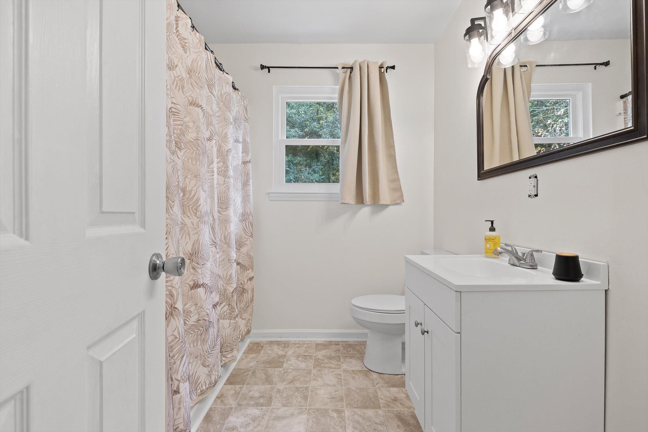 Ringgold, Georgia 30736, United States, 3 Bedrooms Bedrooms, ,2 BathroomsBathrooms,Residential,Active,236037