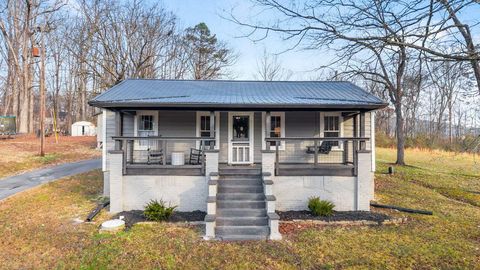 Photo of 1210 Old Englewood Road, Athens, TN 37303 (MLS # 1526832)