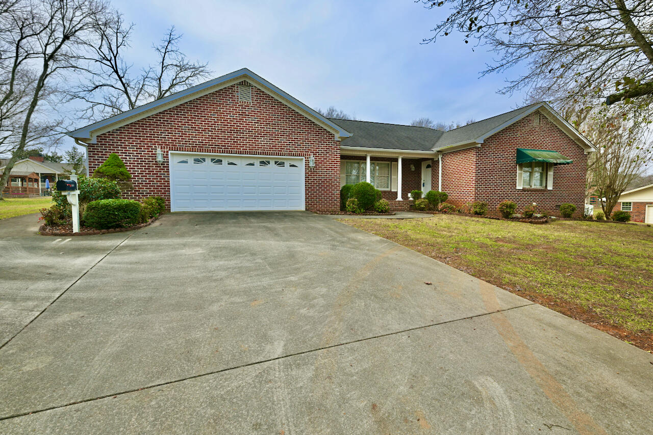 3638 Bowman Circle Drive NE