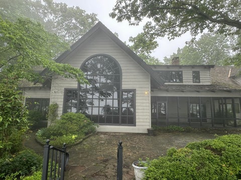 Homes For Sale - 4608 Chestnut Avenue<br/> Signal Mountain, TN 37377