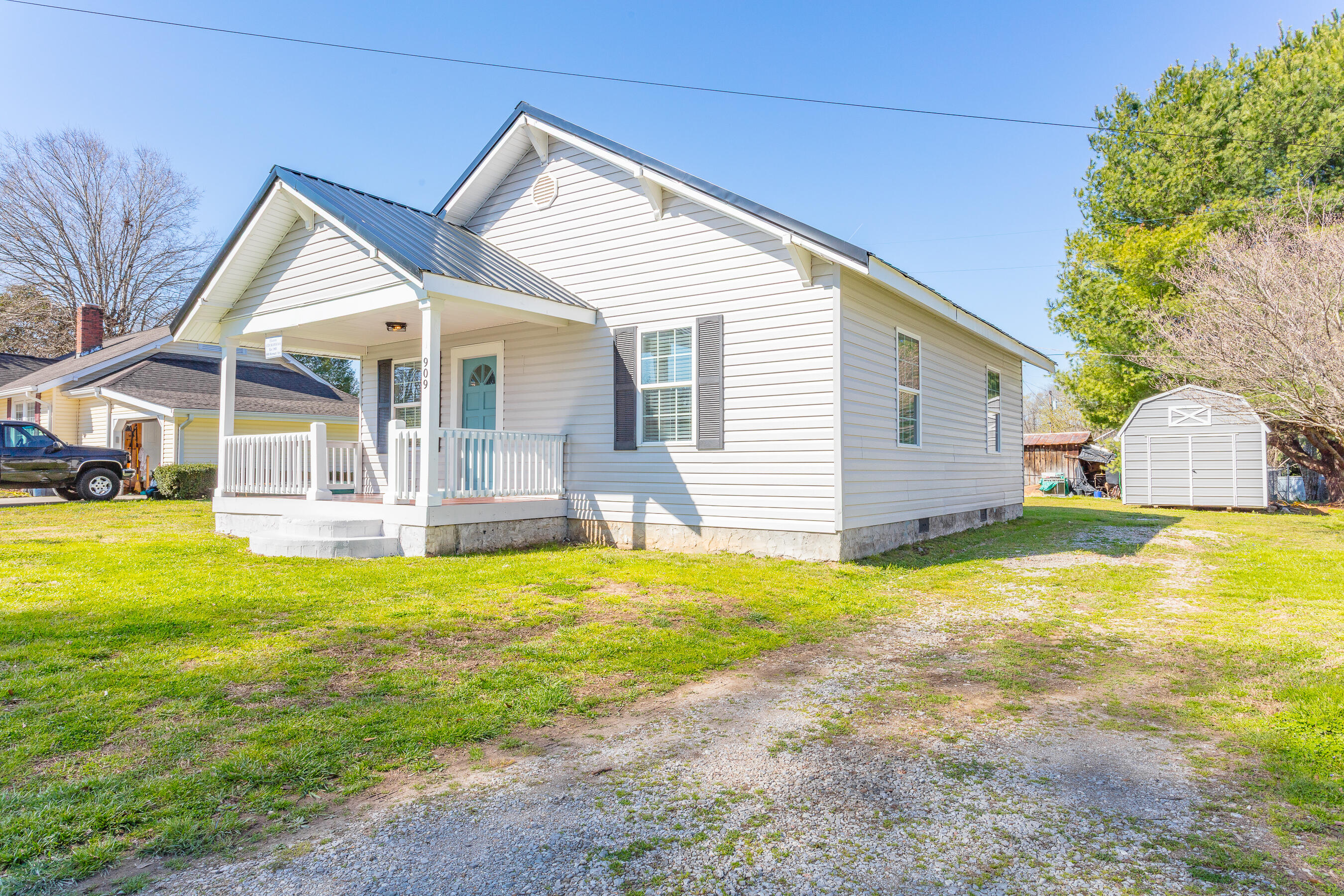 909 Stewart Avenue, Chickamauga, Georgia image 3