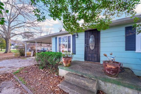 Photo of 1716 E Boy Scout Road, Hixson, TN 37343 (MLS # 1526879)
