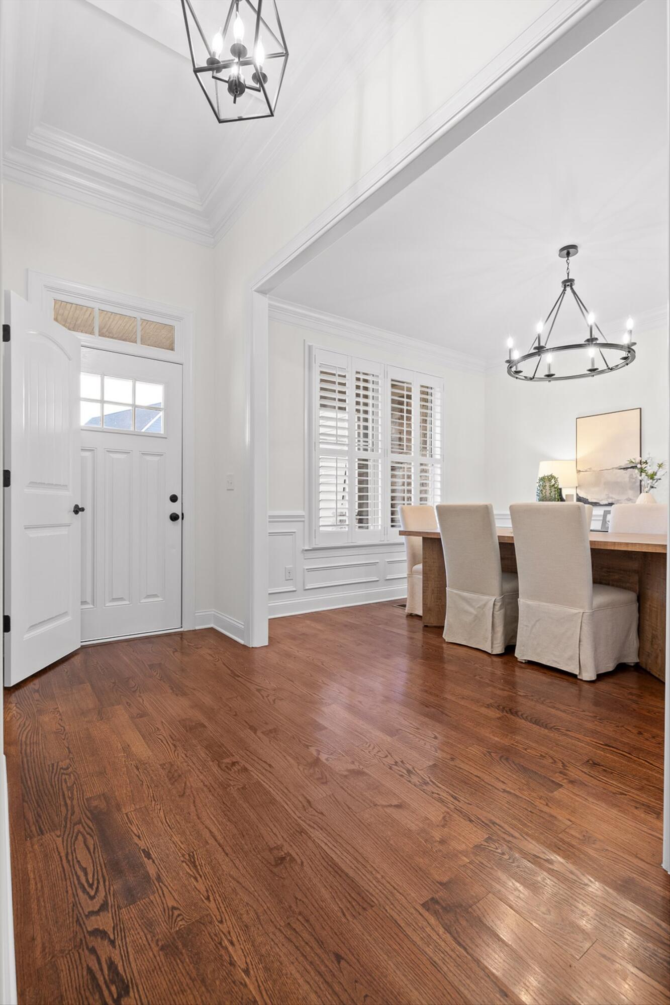9537 Rookwood Circle