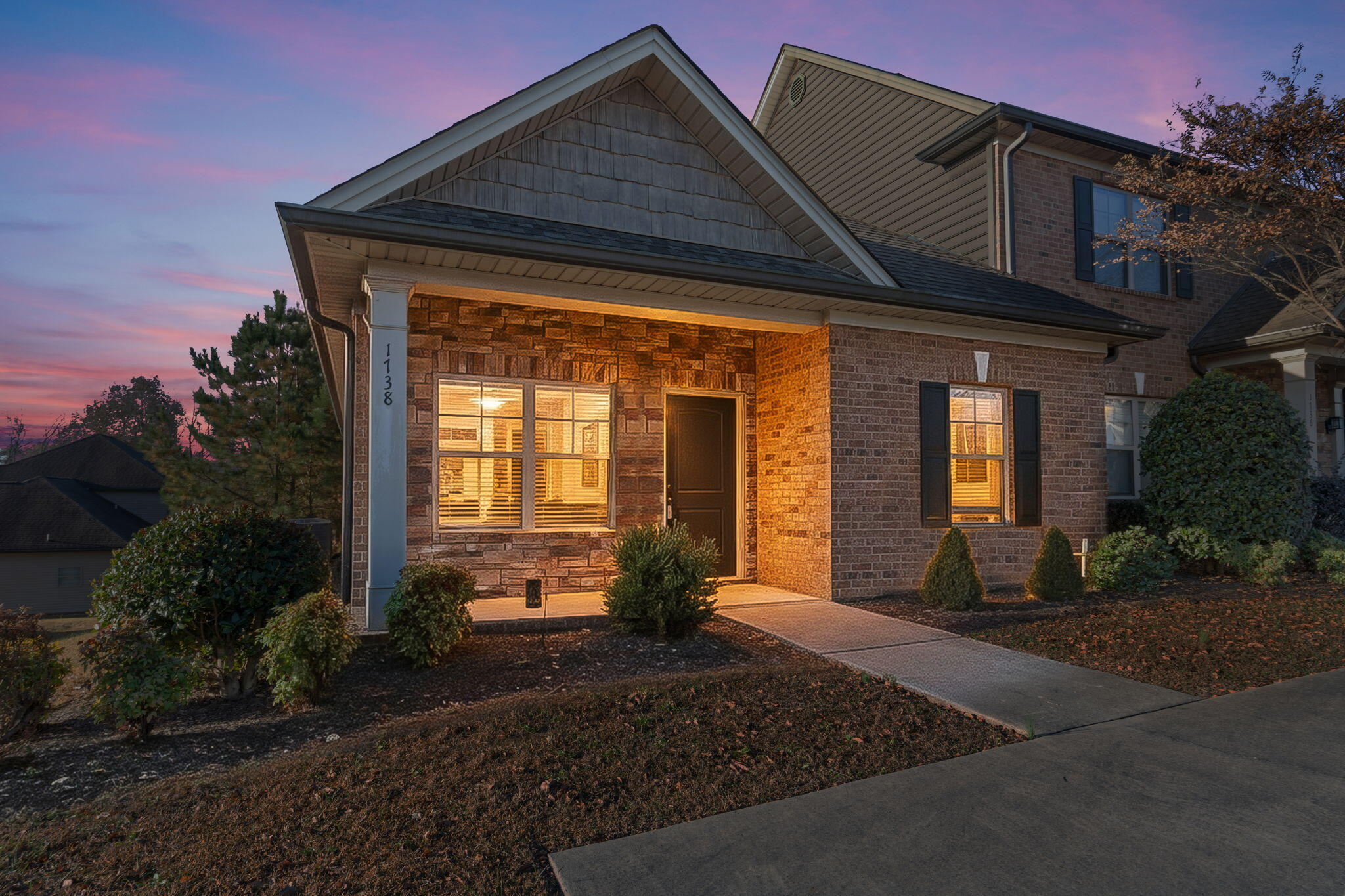 1738 Stonebriar Drive NE