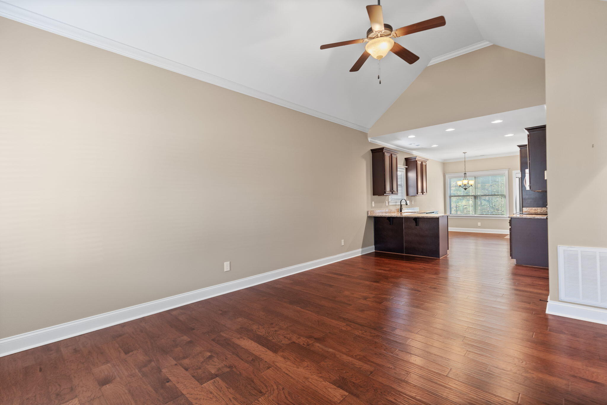 1738 Stonebriar Drive NE