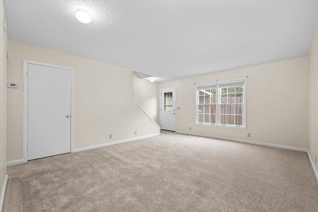 1961 Meadowbrook Circle NW