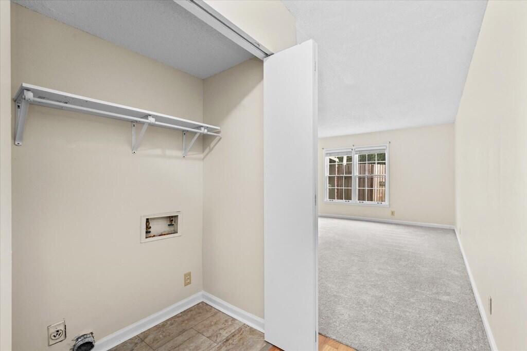 1961 Meadowbrook Circle NW