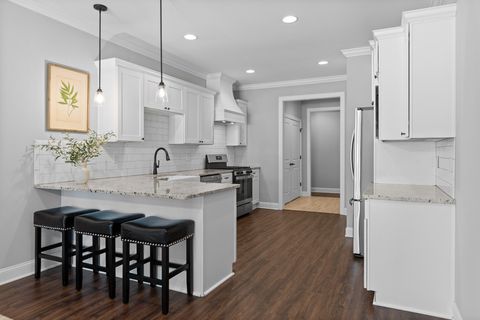 Tiny photo for 815 Wellstone Drive, Chattanooga, TN 37405 (MLS # 1528525)