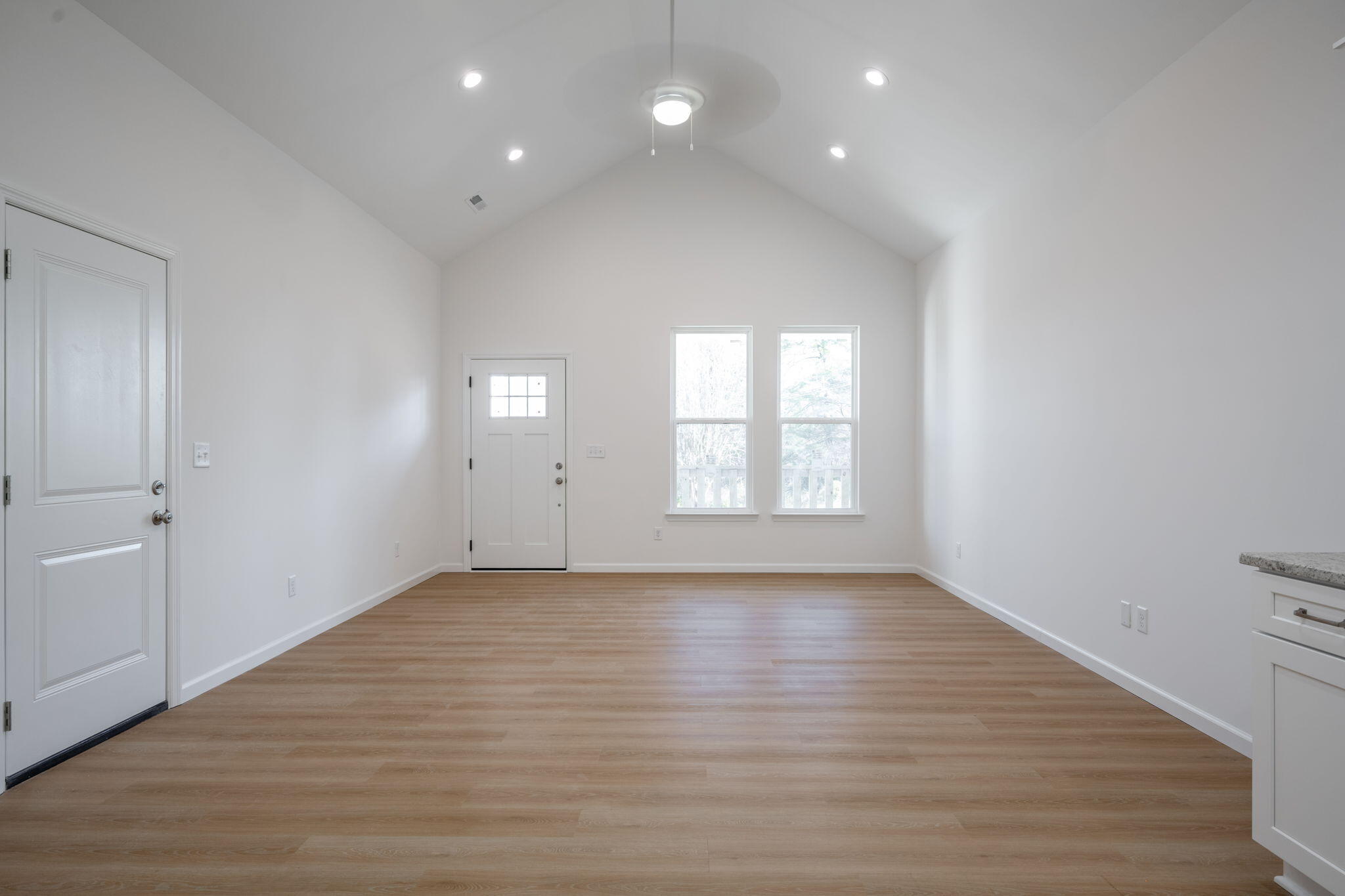 3016 Addison Rd