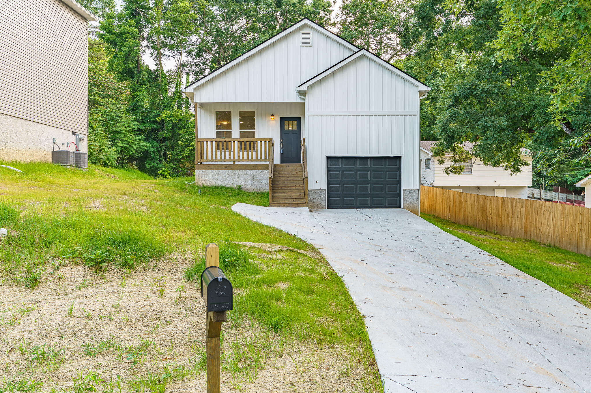 3016 Addison Rd