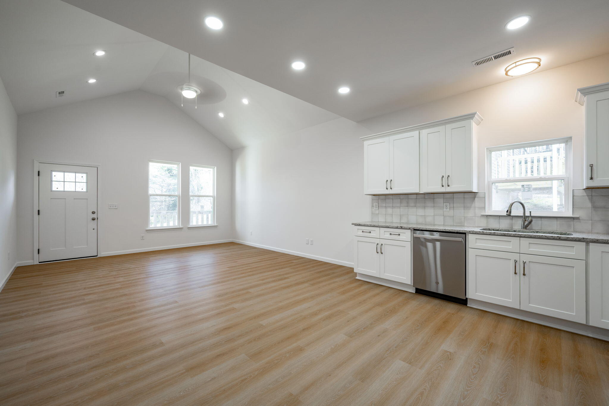 3016 Addison Rd