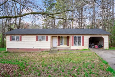 Photo of 629 Mahogany Lane NW, Dalton, GA 30720 (MLS # 1530171)