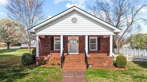 726 Georgia Avenue Etowah TN 37331