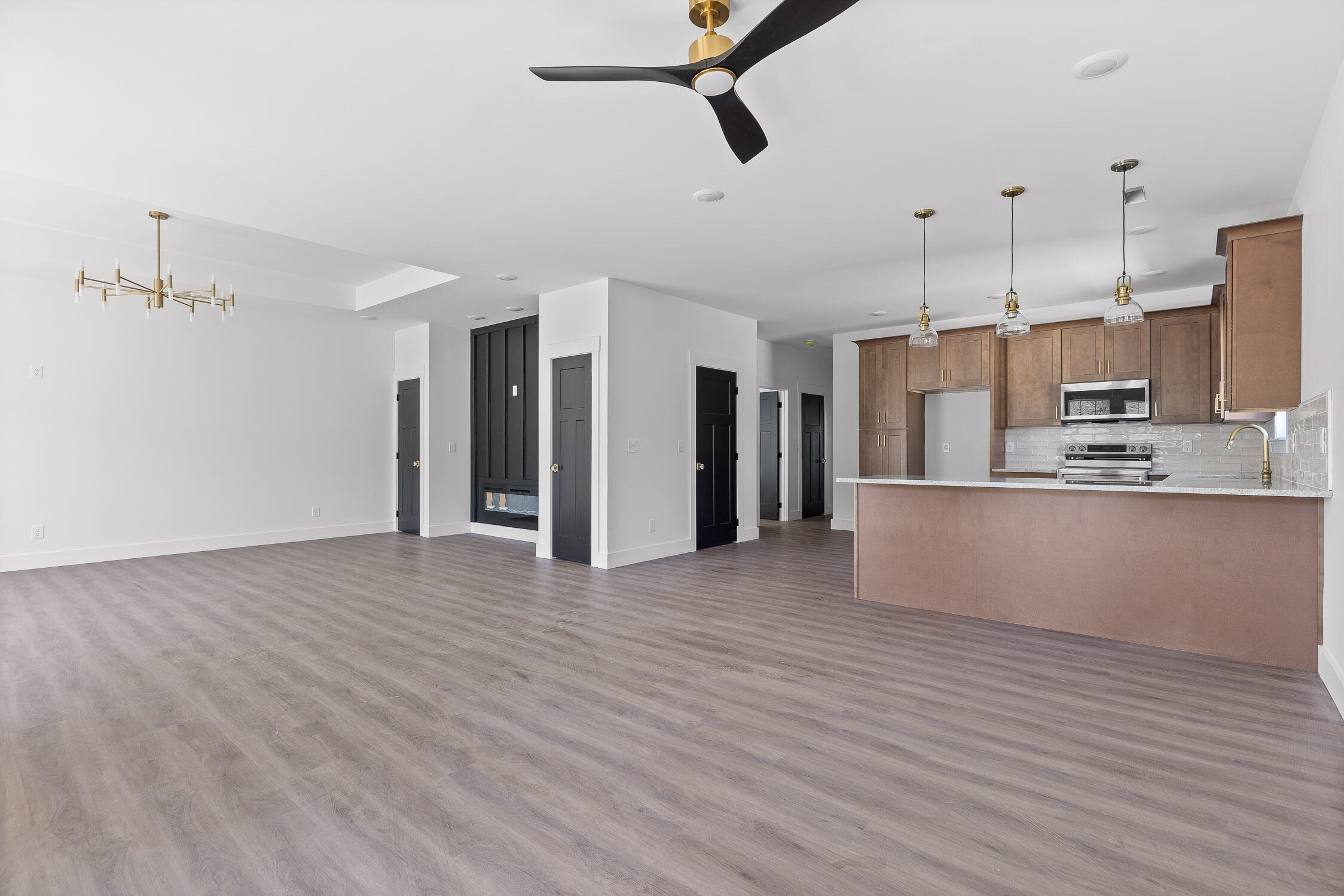 Chattanooga, Tennessee 37406, United States, 3 Bedrooms Bedrooms, ,2 BathroomsBathrooms,Residential,Contingent,9055