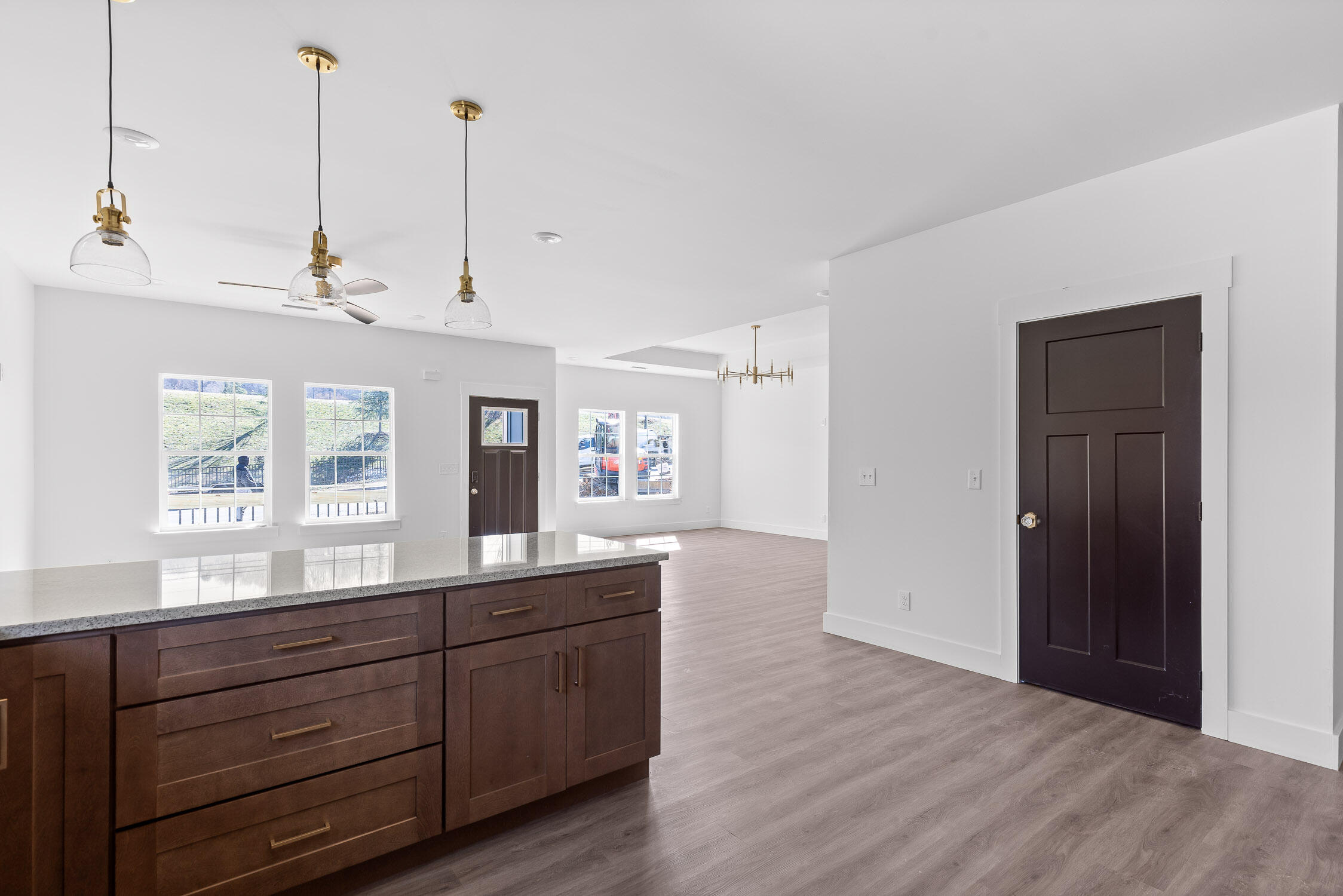 Chattanooga, Tennessee 37406, United States, 3 Bedrooms Bedrooms, ,2 BathroomsBathrooms,Residential,Contingent,9055